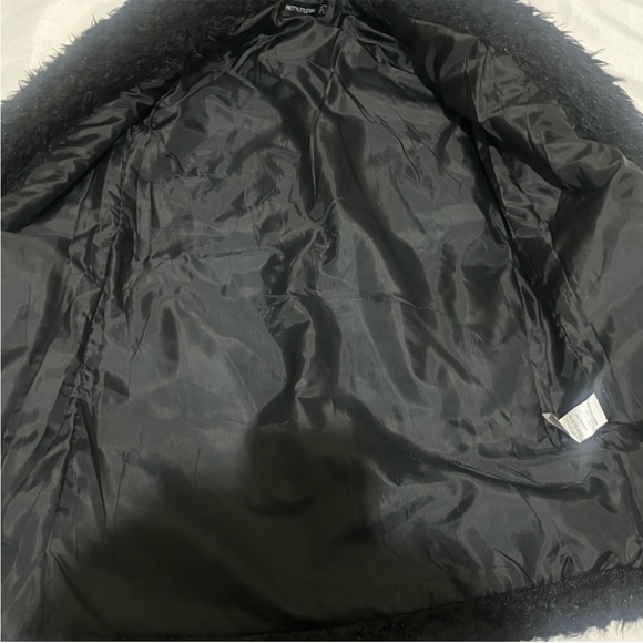 PrettyLittle Thing PETITE BLACK TEDDY FAUX FUR COLLAR MIDI COAT - Picture 8 of 10